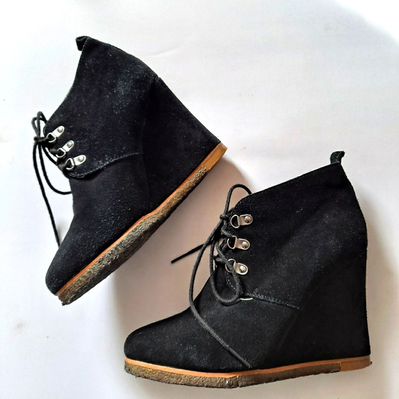 Steve Madden Shoes - Steve Madden Suede Wedge Chukka Boot